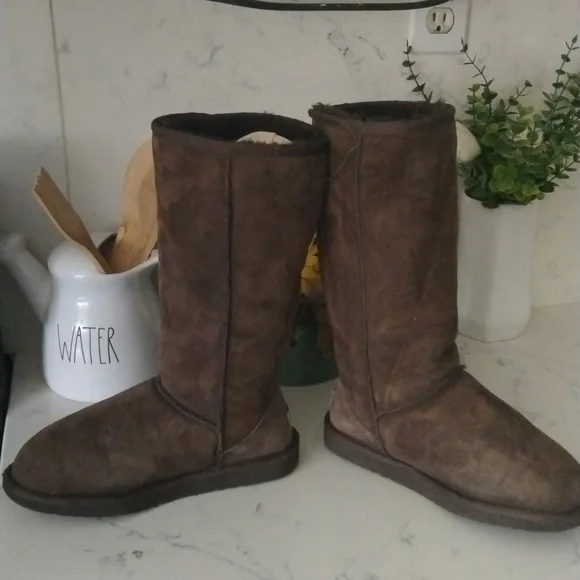 UGG CLASSIC TALL BOOTS WOMEN'S - Picture 3 of 9